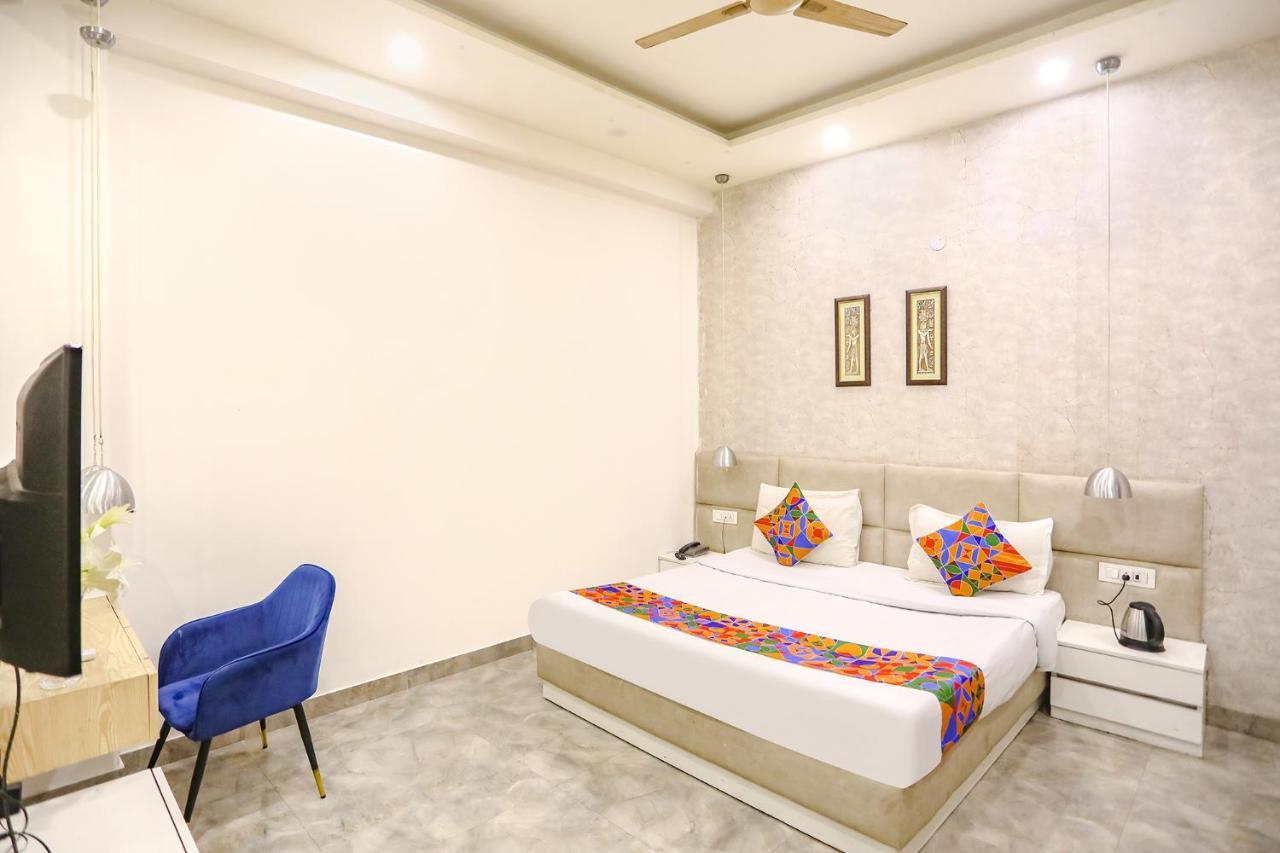 Fabhotel F9 Sector 19 Noida Bagian luar foto