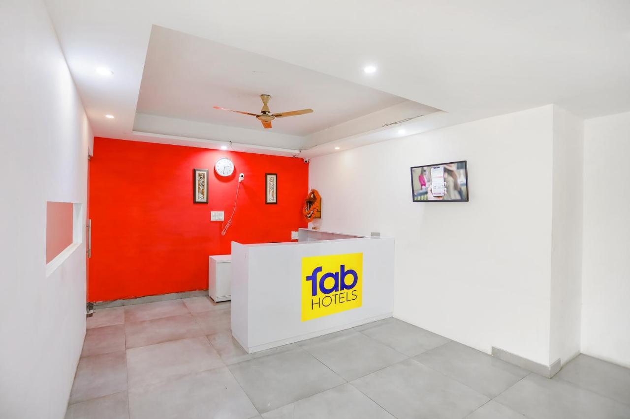 Fabhotel F9 Sector 19 Noida Bagian luar foto