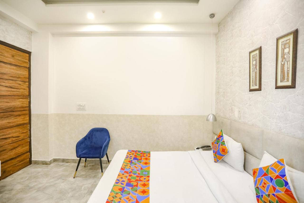 Fabhotel F9 Sector 19 Noida Bagian luar foto