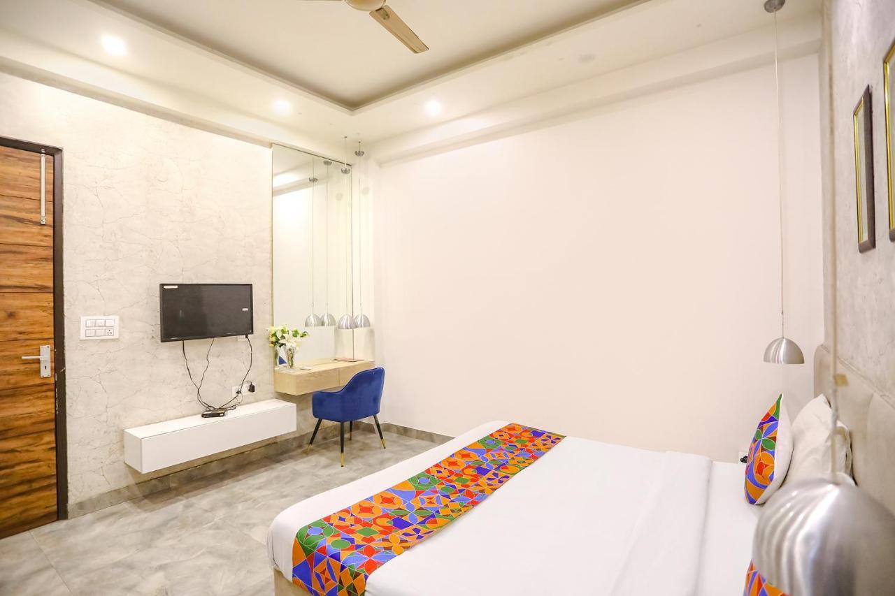 Fabhotel F9 Sector 19 Noida Bagian luar foto